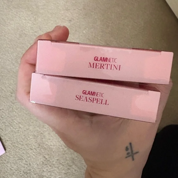 Glamnetic Pink Press-On Nails - Picture 2 of 4